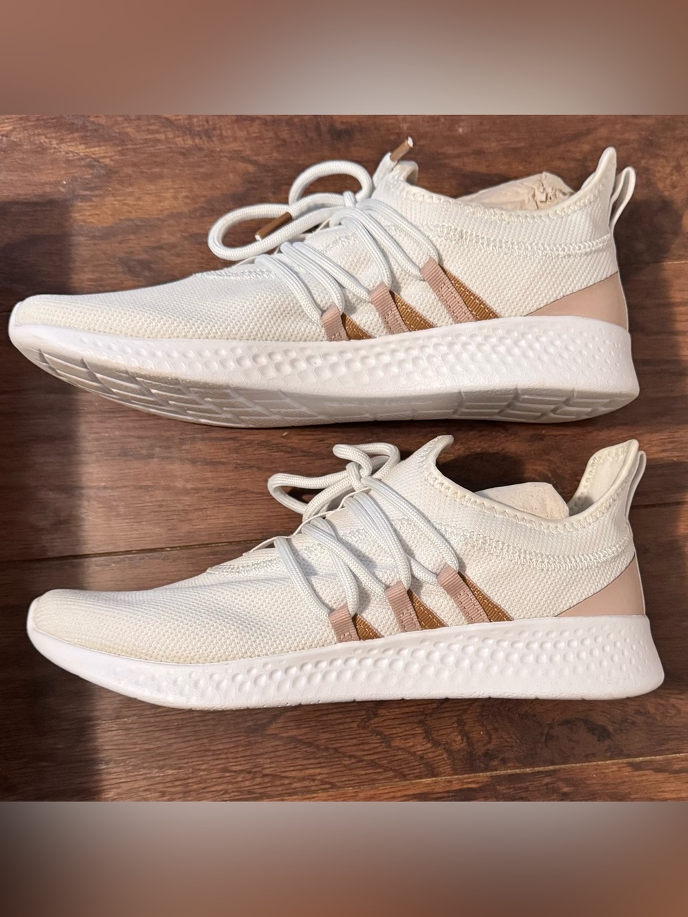 New in box Womens Adidas sneakers size 9